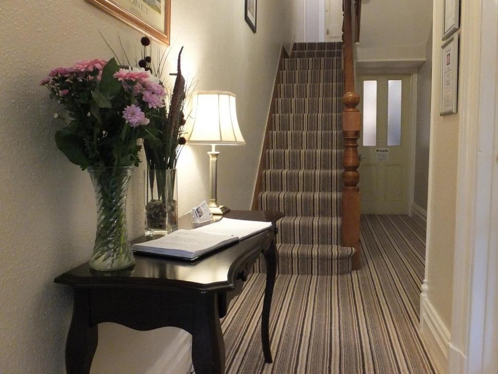 Holmlea Guest House Exclusively For Adults Уиндермир Экстерьер фото